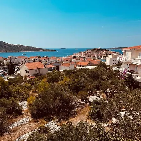 Spacious With View Apartment
